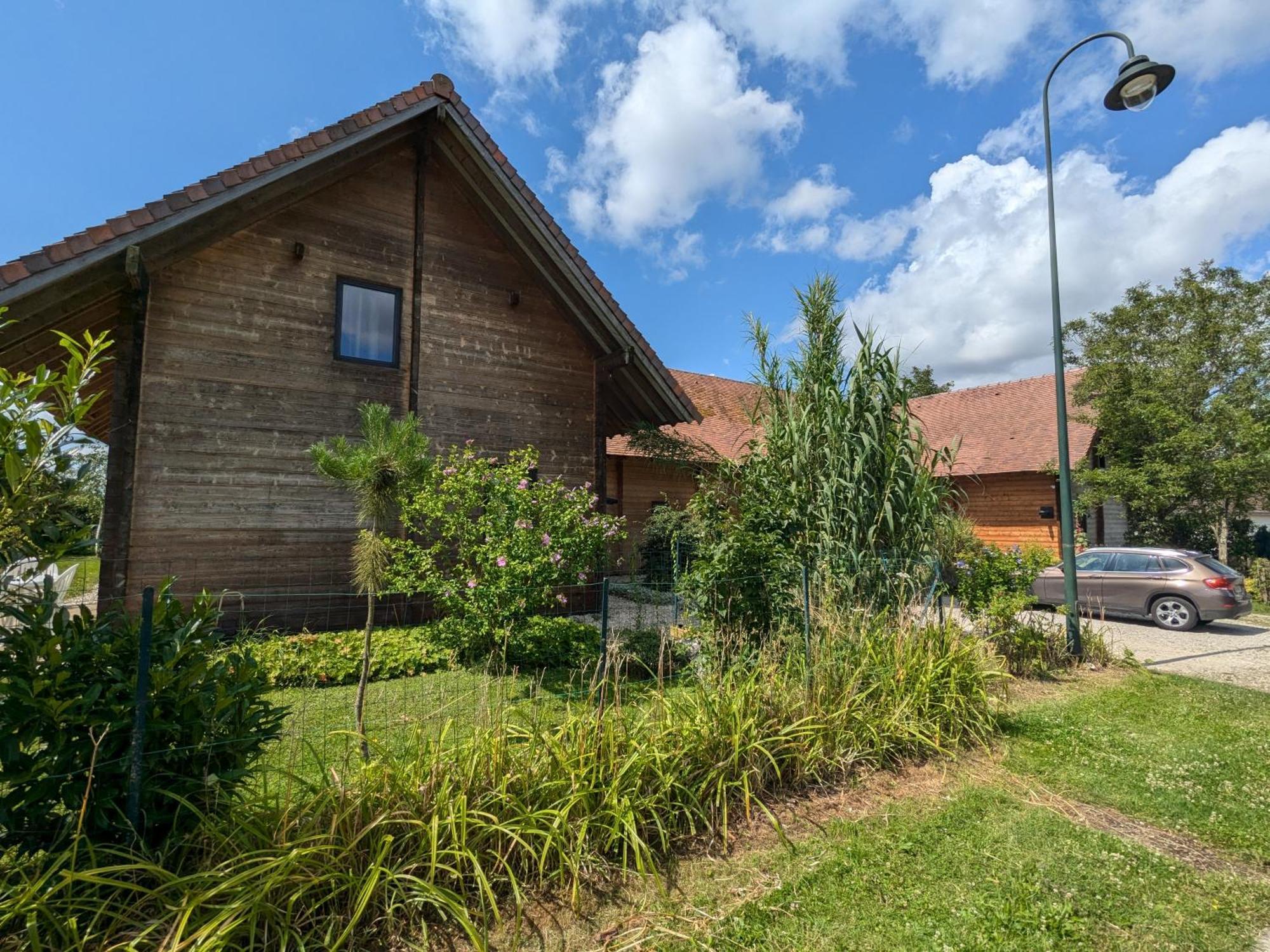 Les Aux D'orient Chalet